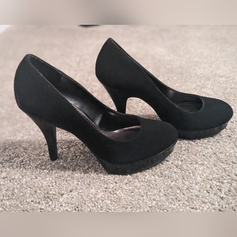 Unlisted Kenneth Cole black platform heels
